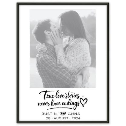 Personalisiertes Foto Poster Paare mit Namen True Love Stories Schwarz Weiß