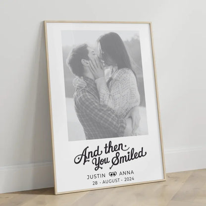 Personalisiertes Foto Poster Paare mit Namen And Then You Smiled
