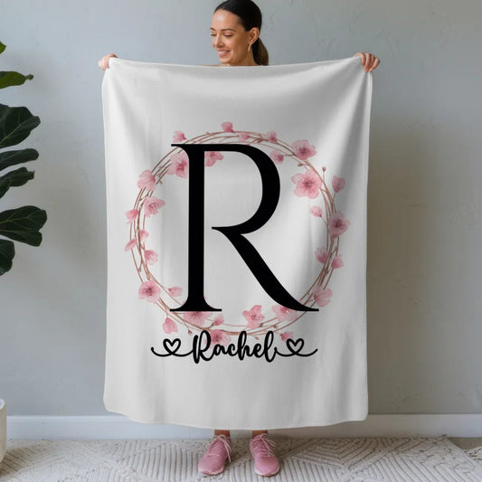 Personalisierte Decke mit Buchstaben R und Blütenkranz A-Z für Kinder 1