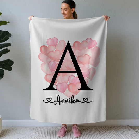 Personalisierte Decke mit Buchstaben A-Z und Ballonherzen 1
