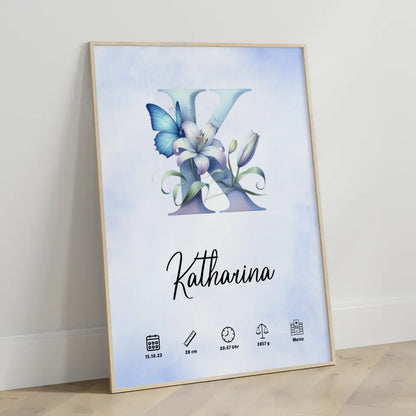 Personalisiertes Poster Buchstaben K Wasserfarben Stil Hellblau Geburt