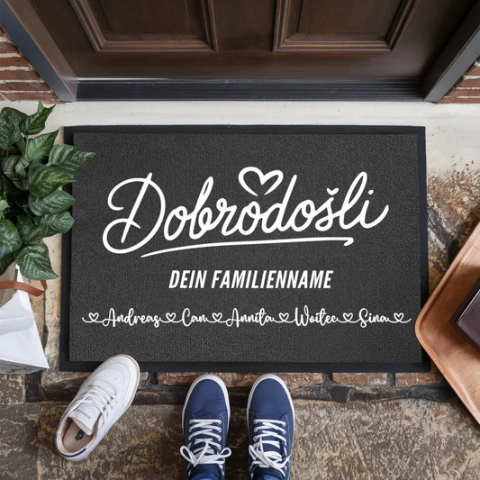 Individuelle Fußmatte mit Namen Familie Willkommen Kroatisch 1