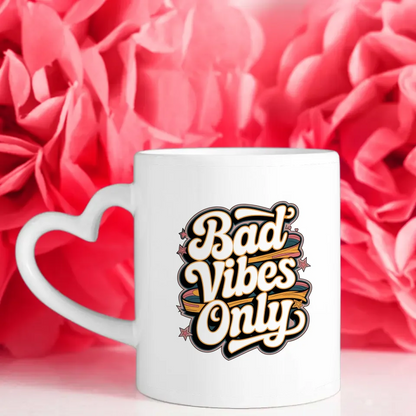 Lustige Tasse Bad Vibes Only mit buntem Retro Design