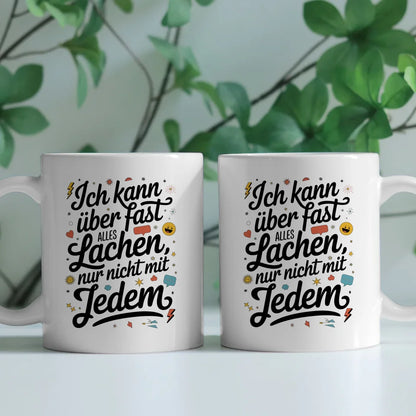 Lustige Tasse mit Spruch Ich kann über fast alles lachen Geschenktasse