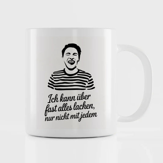 Lustige Sprüche Tasse mit lachender Person und kreativem Zitat