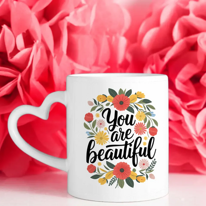 Tasse mit Spruch Du bist schön und buntem Blumenmuster
