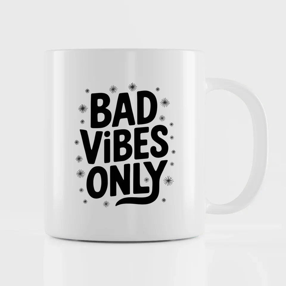 Lustige Tasse Bad Vibes Only mit handgezeichneten Sternen und Vintage Look