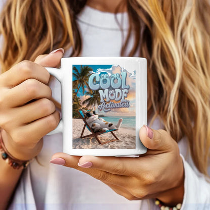 Tasse mit entspannter Katze im Strandkorb Design Tiere