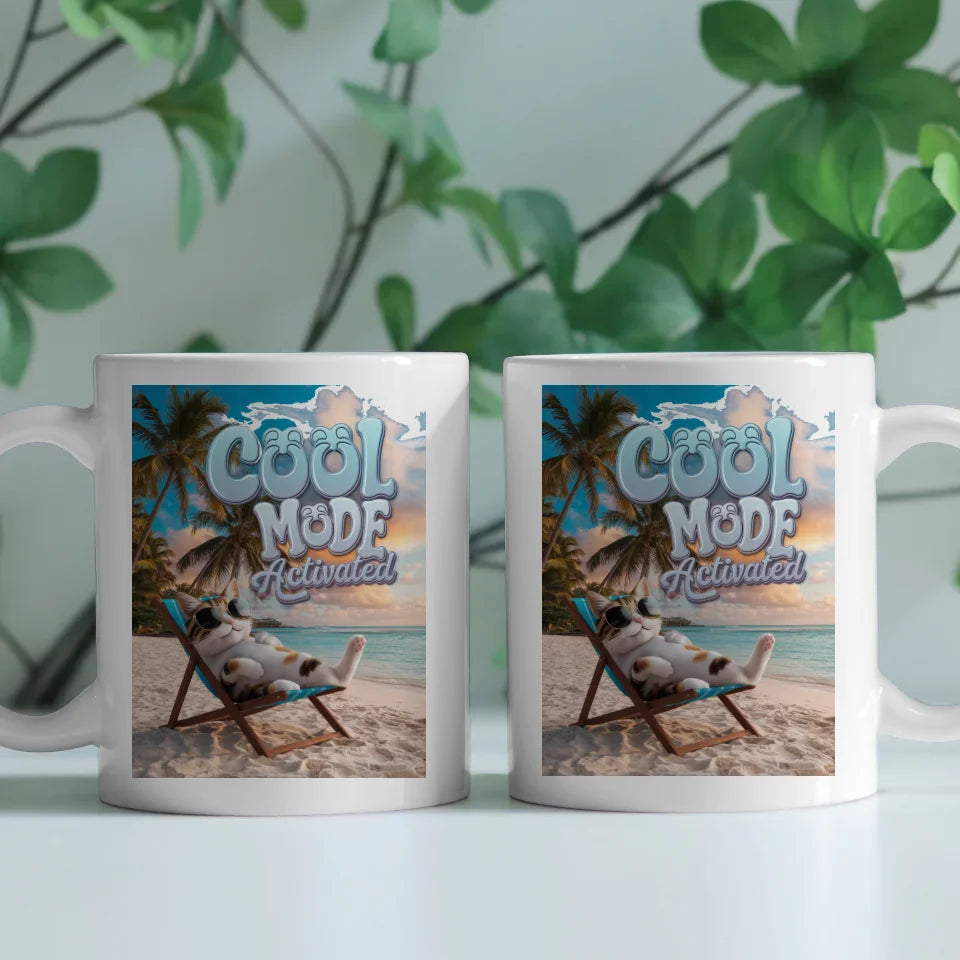 Tasse mit entspannter Katze im Strandkorb Design Tiere