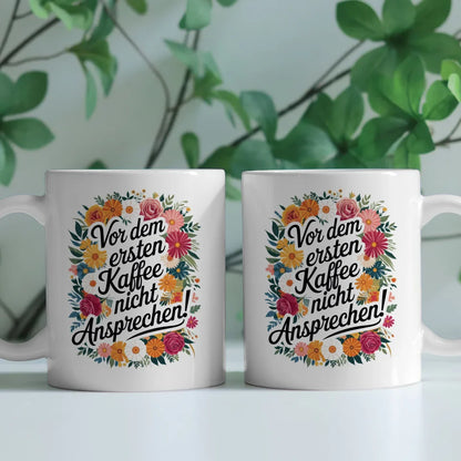 Lustige Tasse mit vor dem ersten Kaffe