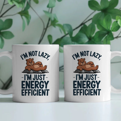 Lustige Tasse mit Cartoon-Bären und Spruch Energieeffizient