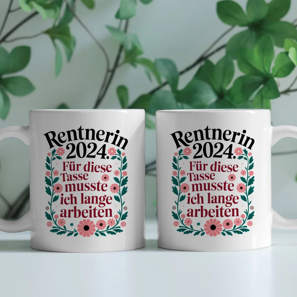 Lustige Tasse Rentnerin 2024 mit Blumenmuster für gute Laune