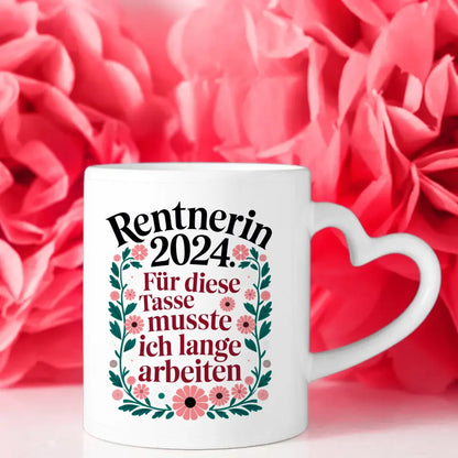Lustige Tasse Rentnerin 2024 mit Blumenmuster für gute Laune