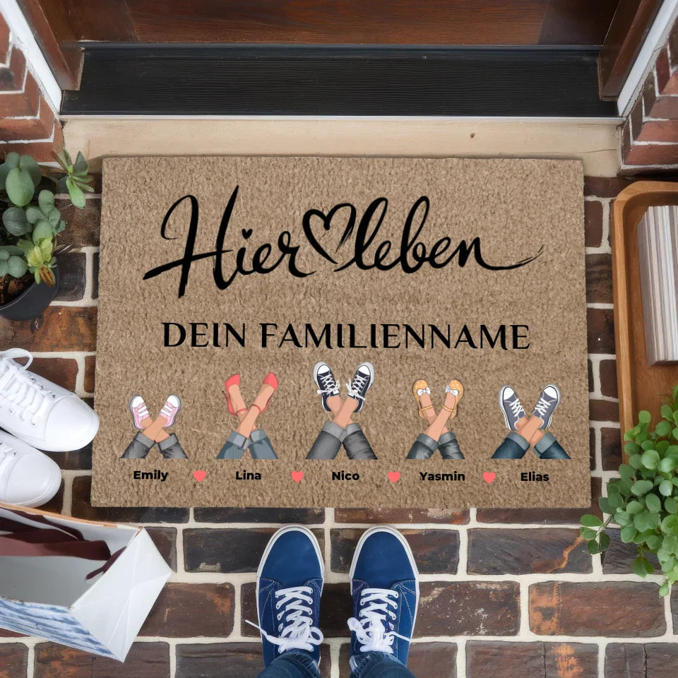 Personalisierte Familie Fußmatte mit Namen Hier Leben Braun Hell gestalten