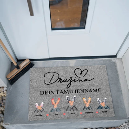 Personalisierte Familien Fußmatte Grau mit Namen Družina für Zuhause 2