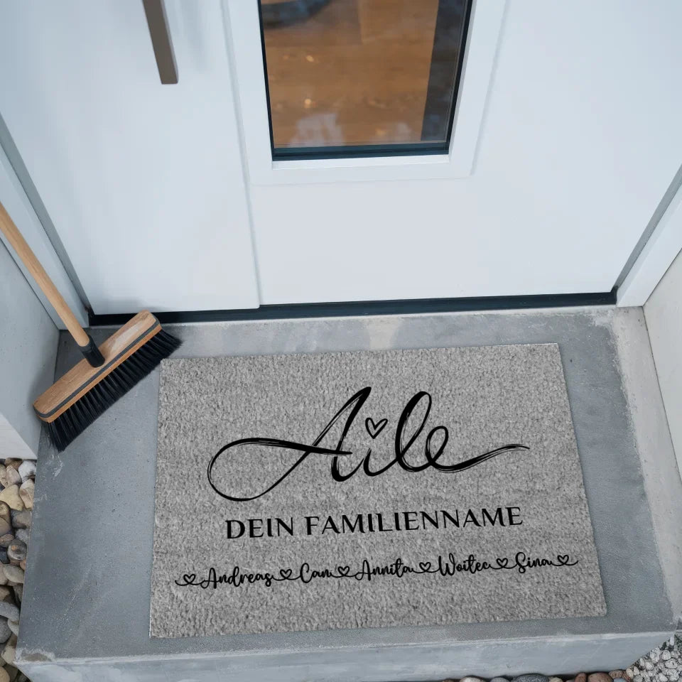 Personalisierte Fußmatte mit Namen Familie Aile Grau