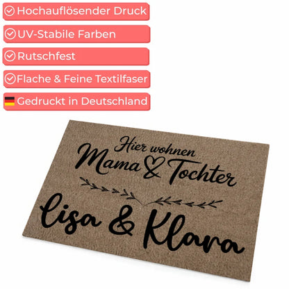 Personalisierte Fußmatte mit Namen Hier Wohnen Mama & Tochter Braun Hell