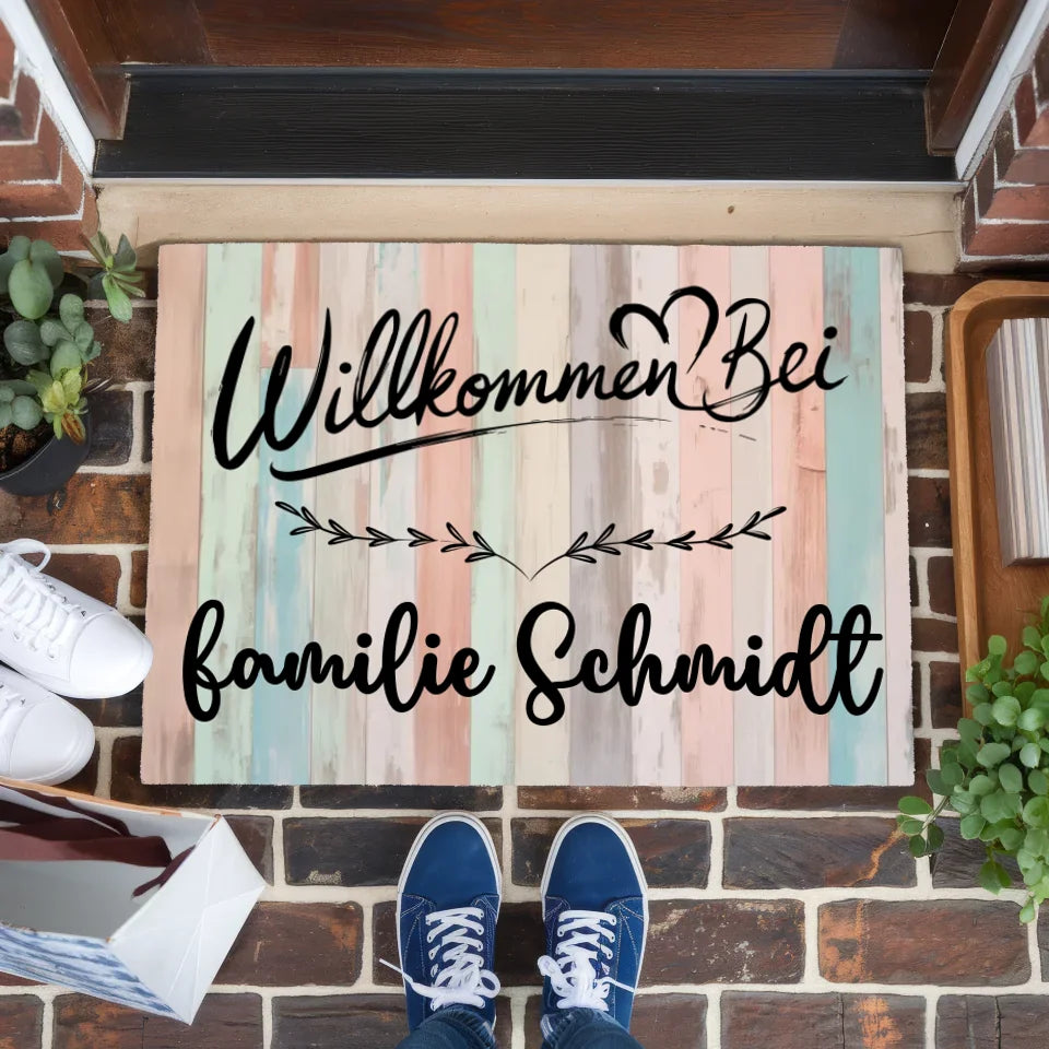 Personalisierte Familien Fußmatte mit Namen Holz Bunt Pastell Willkommen Bei 1