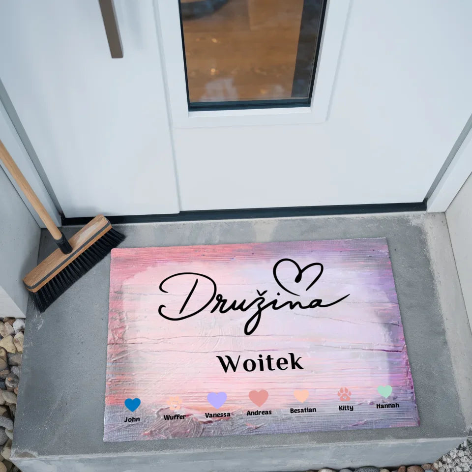 Familien Fußmatte mit Namen Družina mit Herzen und Haustieren personalisiert 2