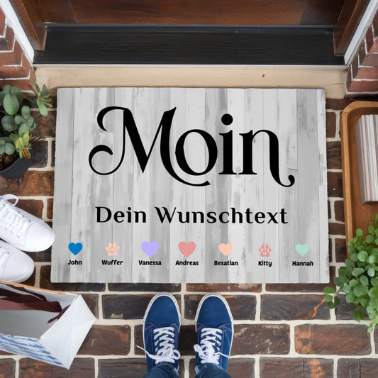 Fußmatte personalisiert Familie Moin mit Herzen und Haustieren 1
