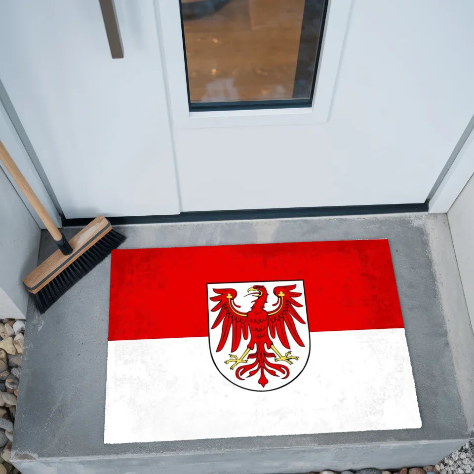 Personalisierte Fußmatte Brandenburg mit Länderflagge und Wunschtext