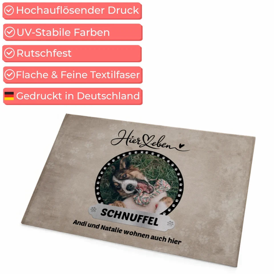 Personalisierte Fußmatte Hier Leben mit Namen von Hund