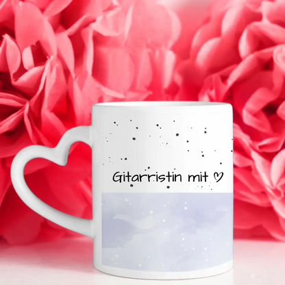 Personalisierte Tasse Gitarristin mit Herz Geschenk für Musikliebhaber
