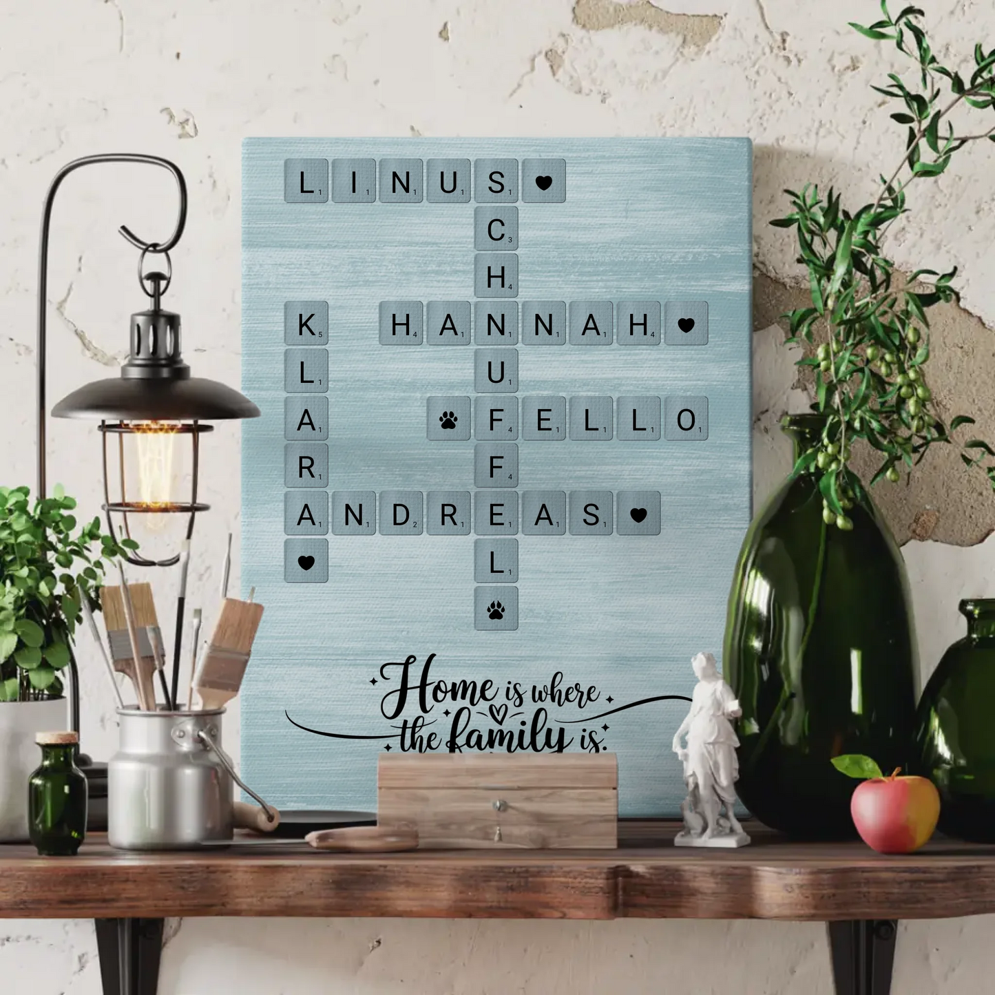 Personalisierte Fotoleinwand Home is where the family is Kreuzworträtsel mit Namen Wunschtext