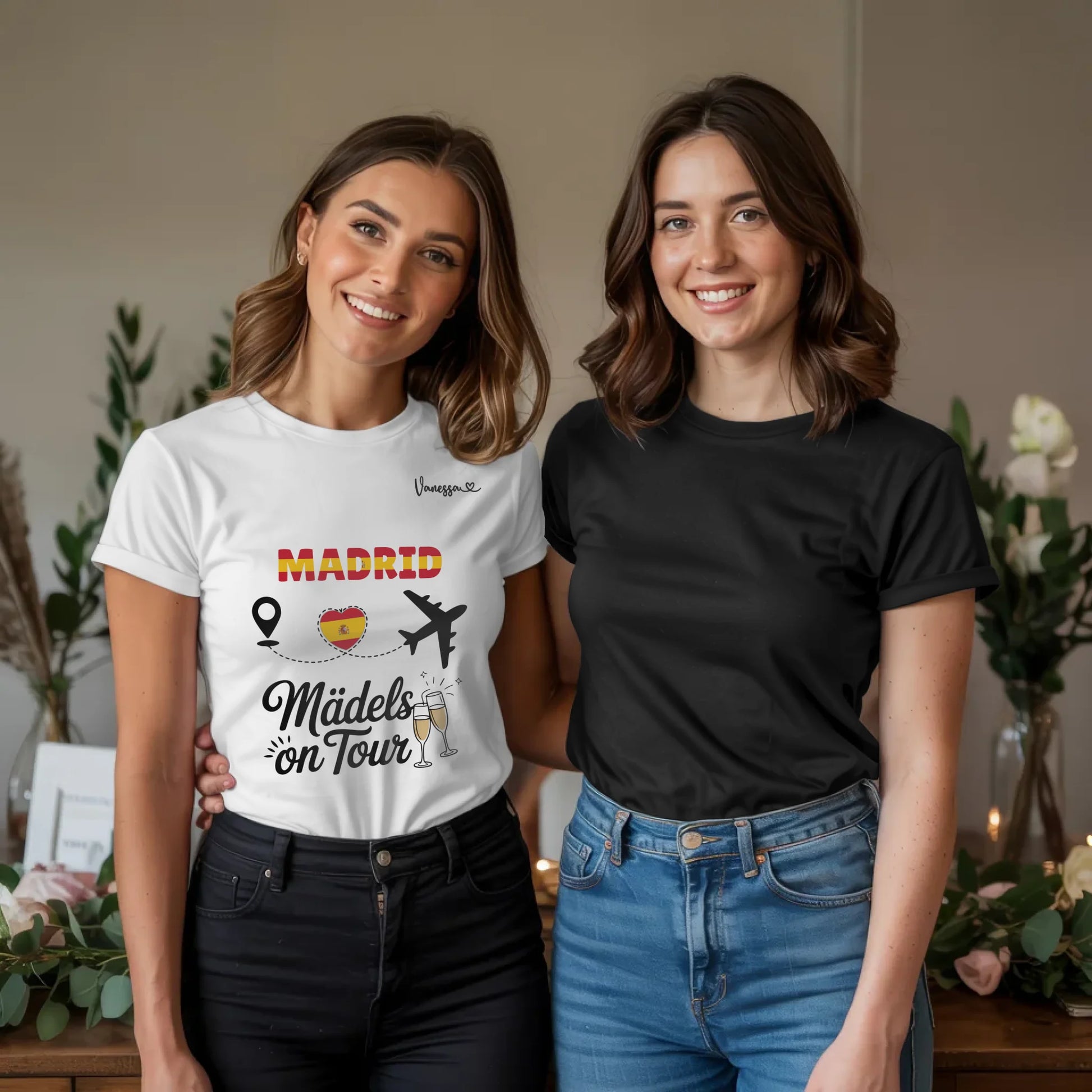 x.01.Schwarzes + Weißes T-Shirt Mockup 2 Frauen JGA