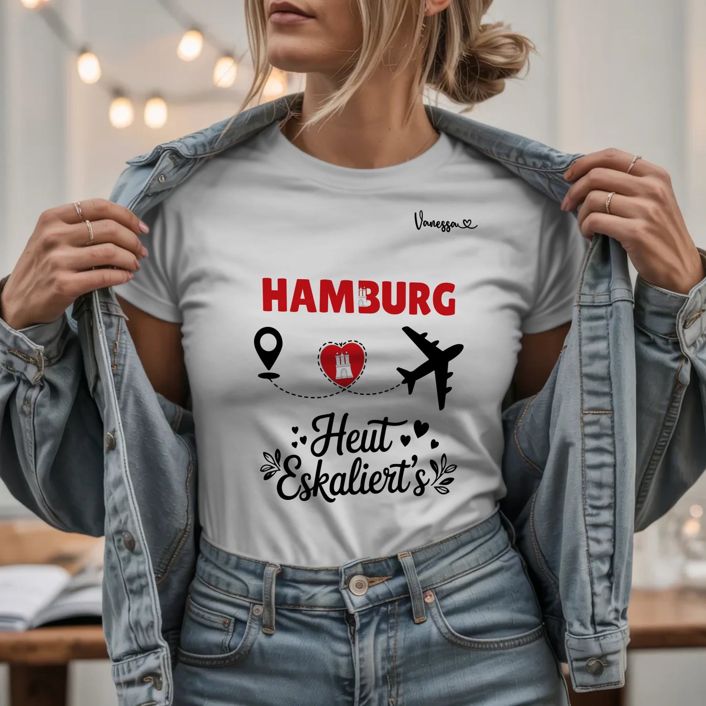 W.03.Damen-T-Shirt-Mockup-Basic HELL mit Jeansjacke