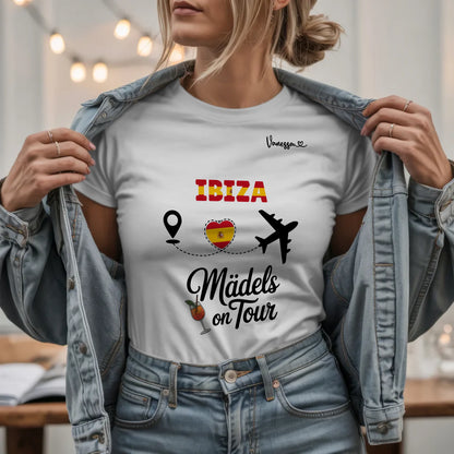 W.03.Damen-T-Shirt-Mockup-Basic HELL mit Jeansjacke