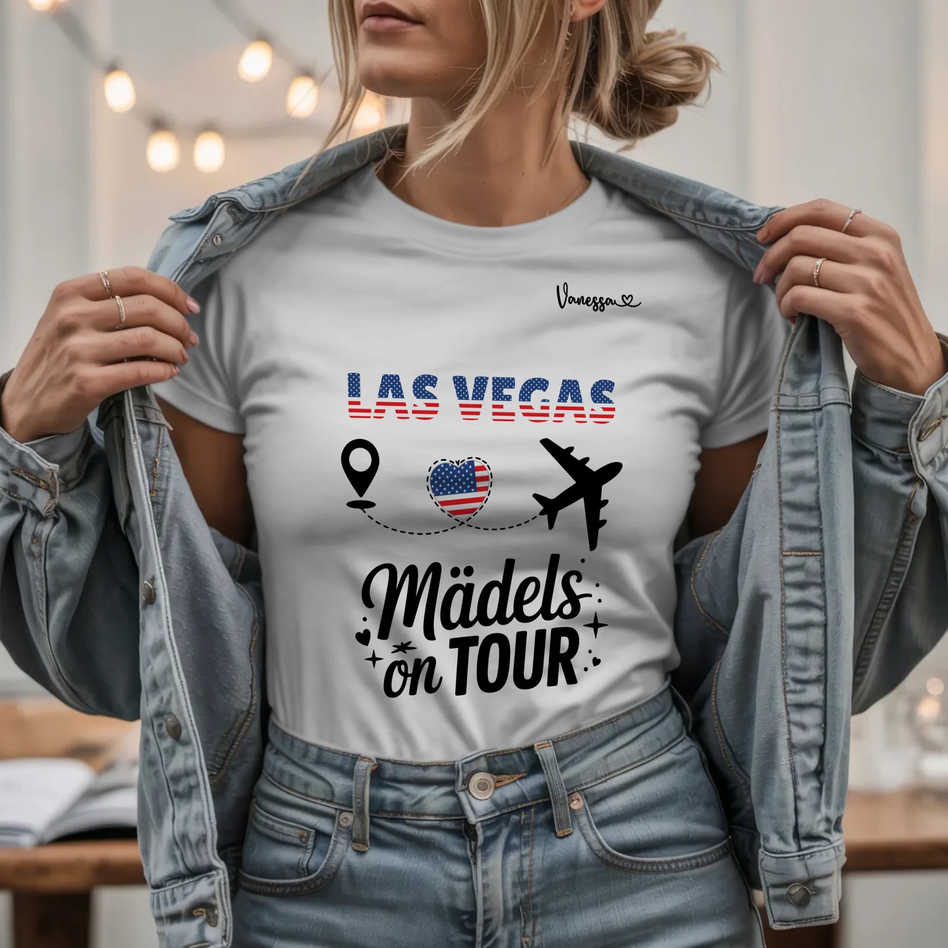 W.03.Damen-T-Shirt-Mockup-Basic HELL mit Jeansjacke