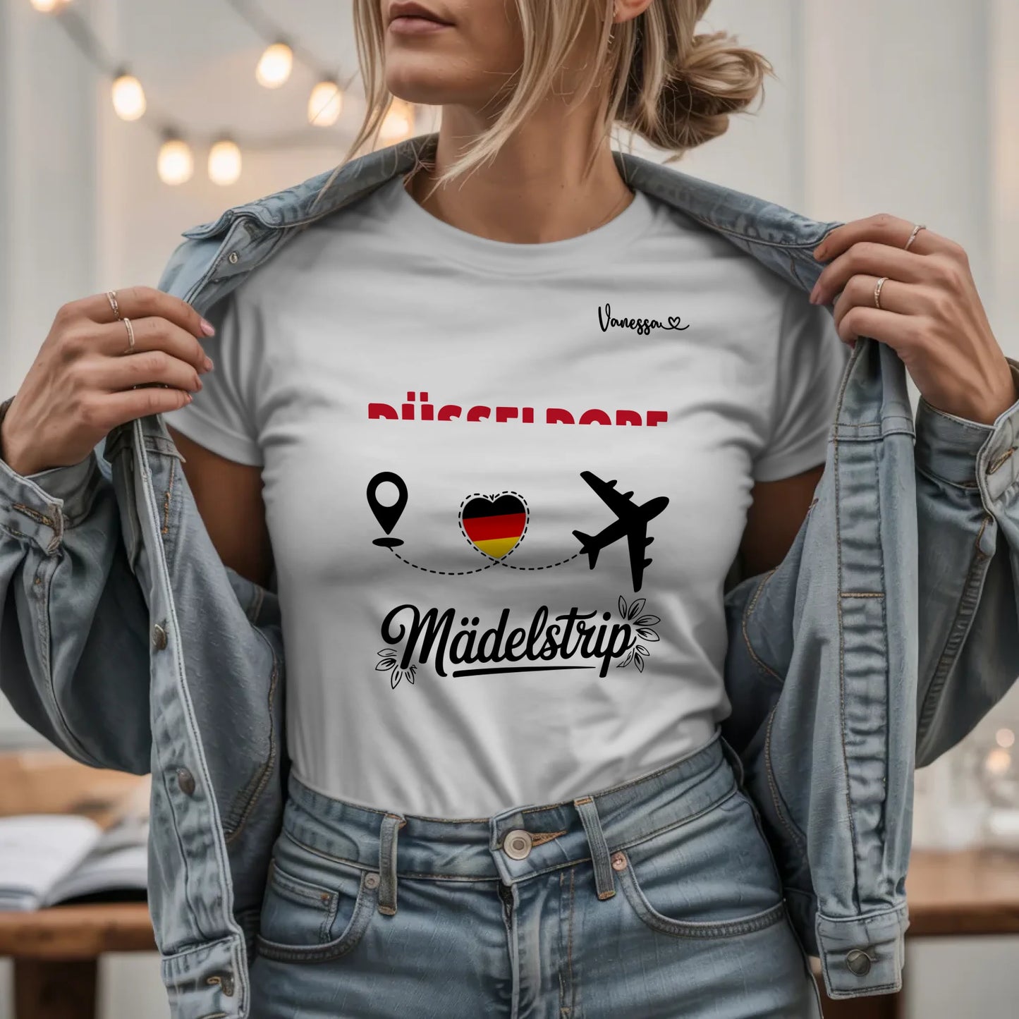 W.03.Damen-T-Shirt-Mockup-Basic HELL mit Jeansjacke