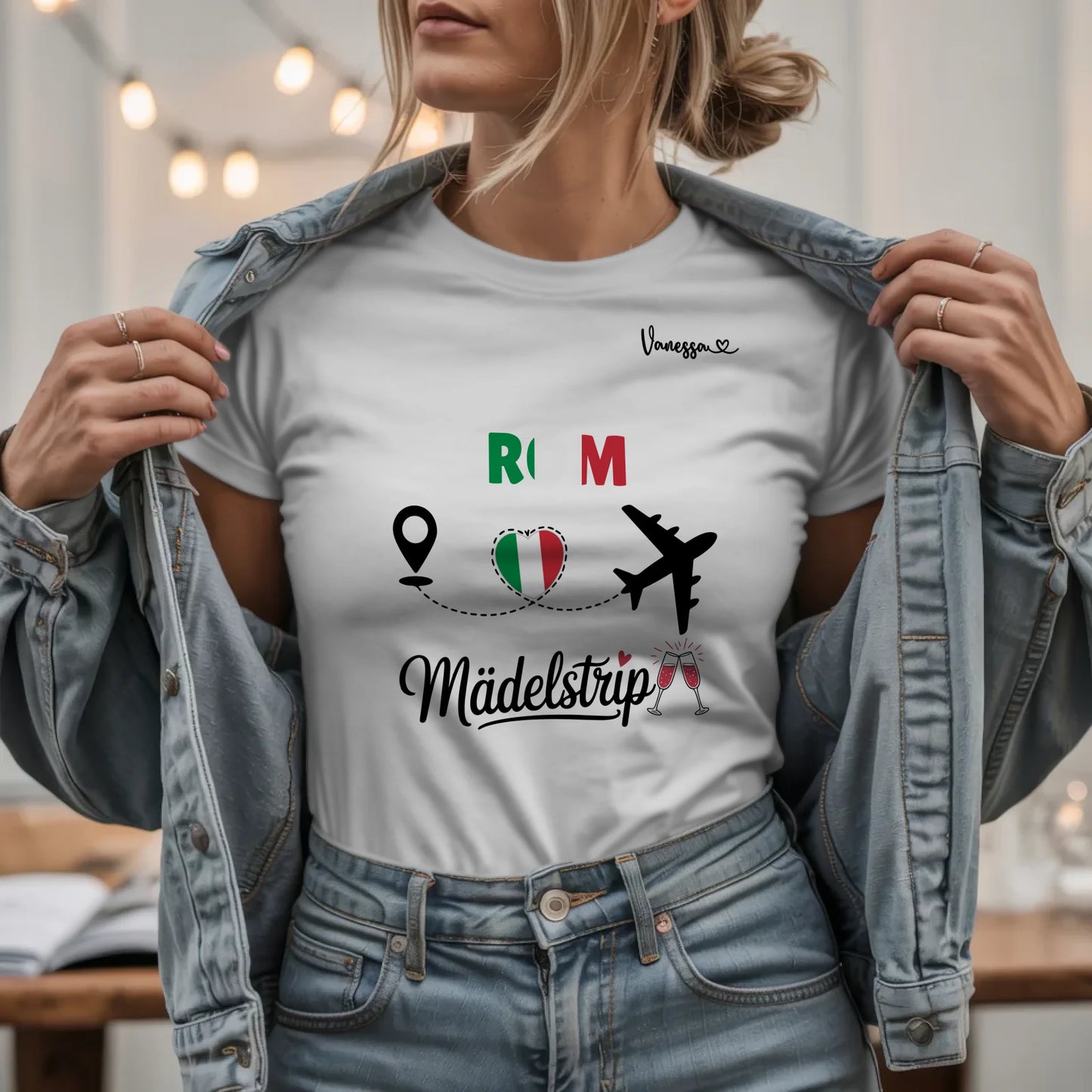 W.03.Damen-T-Shirt-Mockup-Basic HELL mit Jeansjacke