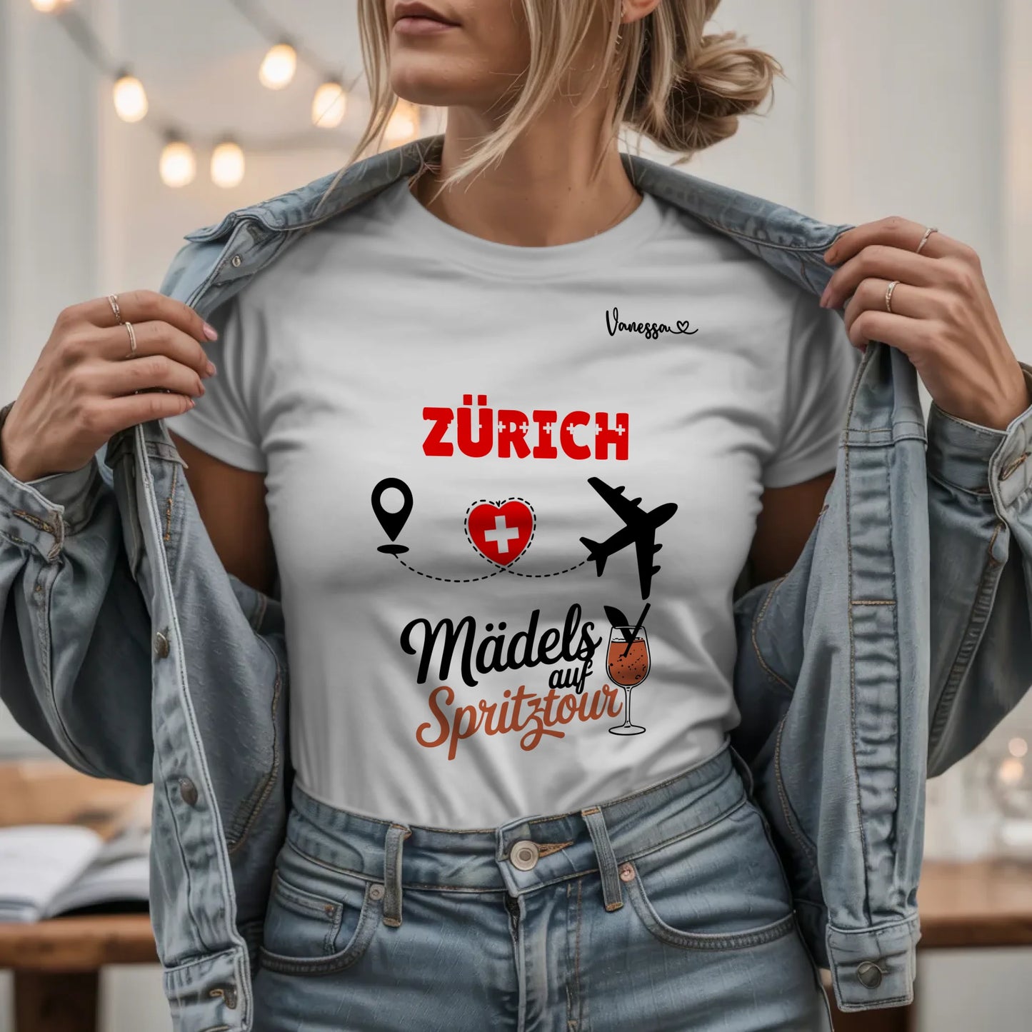 W.03.Damen-T-Shirt-Mockup-Basic HELL mit Jeansjacke
