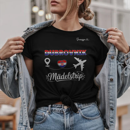 B.02.Damen-T-Shirt-Mockup-Basic-Jeansjacke---2