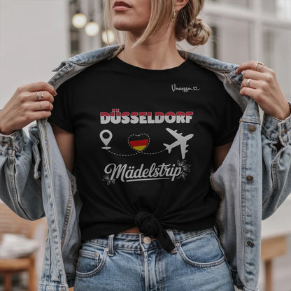 B.02.Damen-T-Shirt-Mockup-Basic-Jeansjacke---2