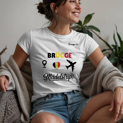 W.02.Damen-T-Shirt-Mockup-Basic-Wohnzimmer-Wolljacke---2