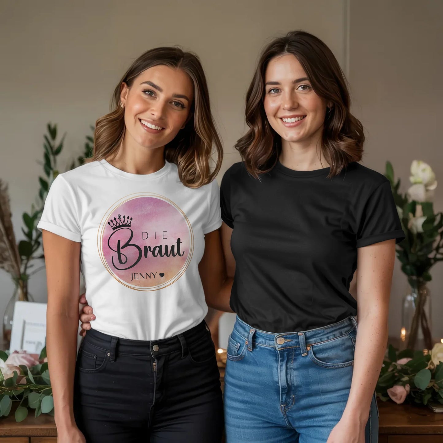 x.01.Schwarzes + Weißes T-Shirt Mockup 2 Frauen JGA