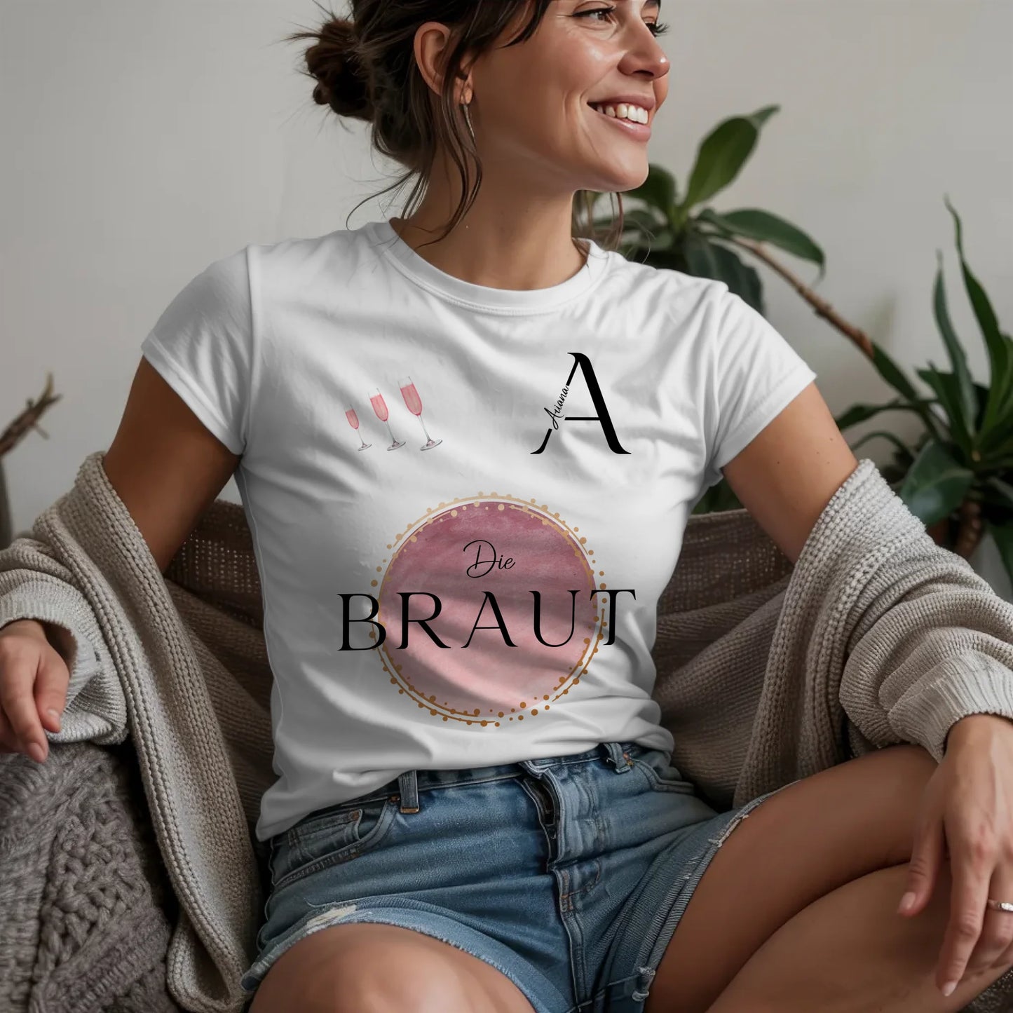 W.02.Damen-T-Shirt-Mockup-Basic-Wohnzimmer-Wolljacke---2