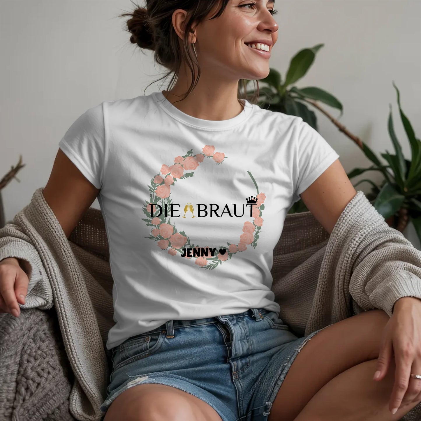 W.02.Damen-T-Shirt-Mockup-Basic-Wohnzimmer-Wolljacke---2