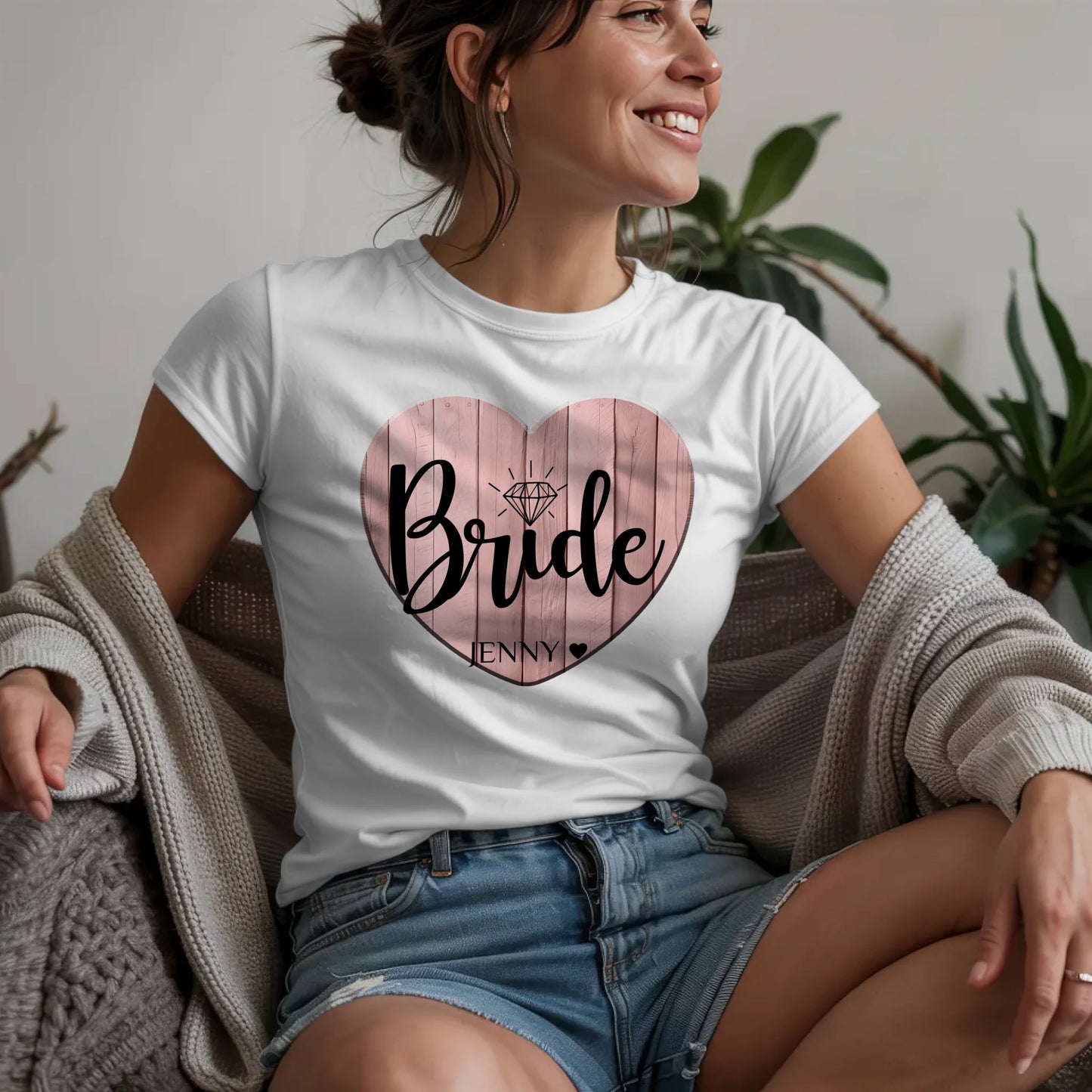 W.02.Damen-T-Shirt-Mockup-Basic-Wohnzimmer-Wolljacke---2