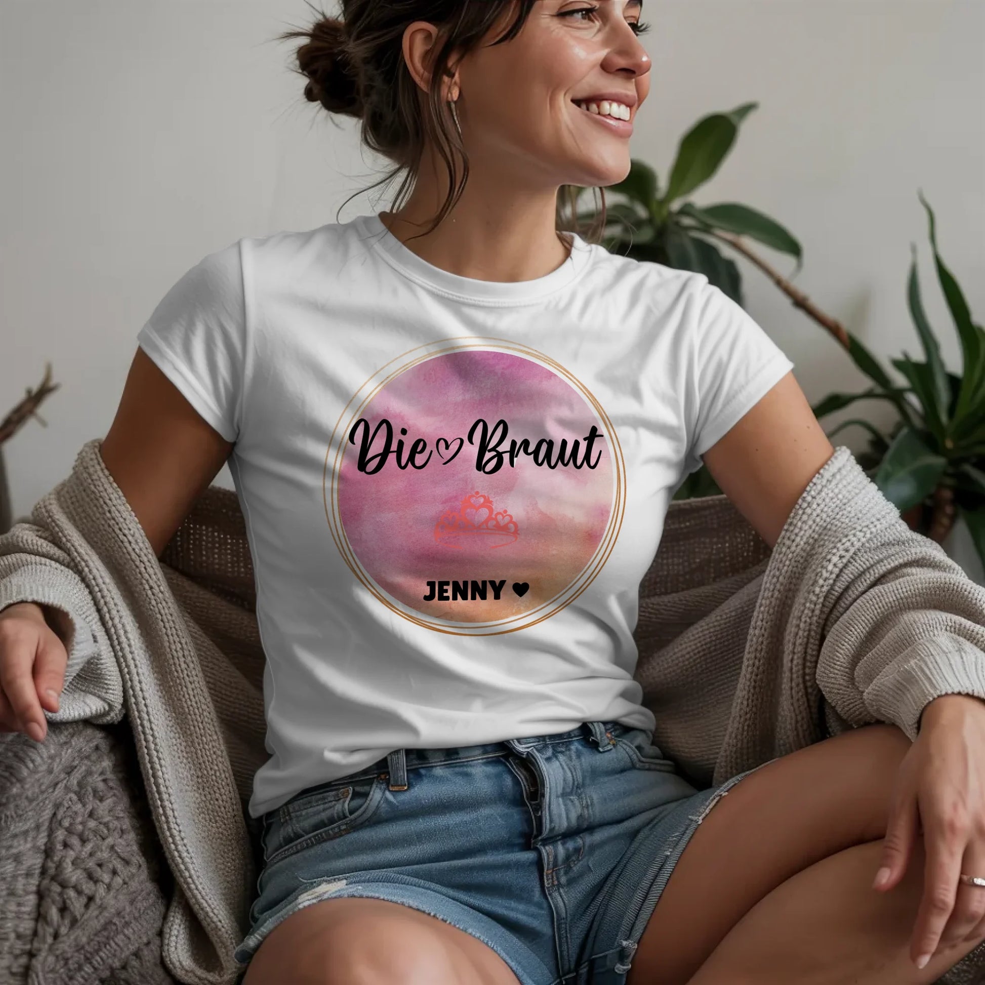 W.02.Damen-T-Shirt-Mockup-Basic-Wohnzimmer-Wolljacke---2