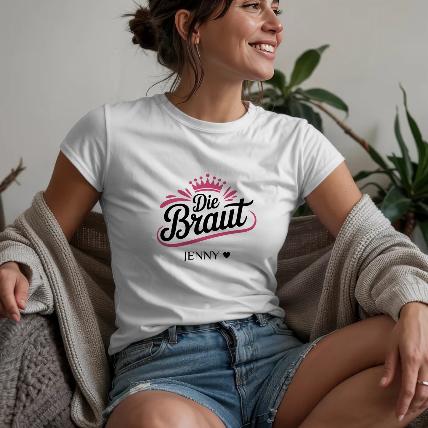 W.02.Damen-T-Shirt-Mockup-Basic-Wohnzimmer-Wolljacke---2