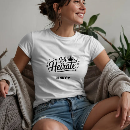 W.02.Damen-T-Shirt-Mockup-Basic-Wohnzimmer-Wolljacke---2