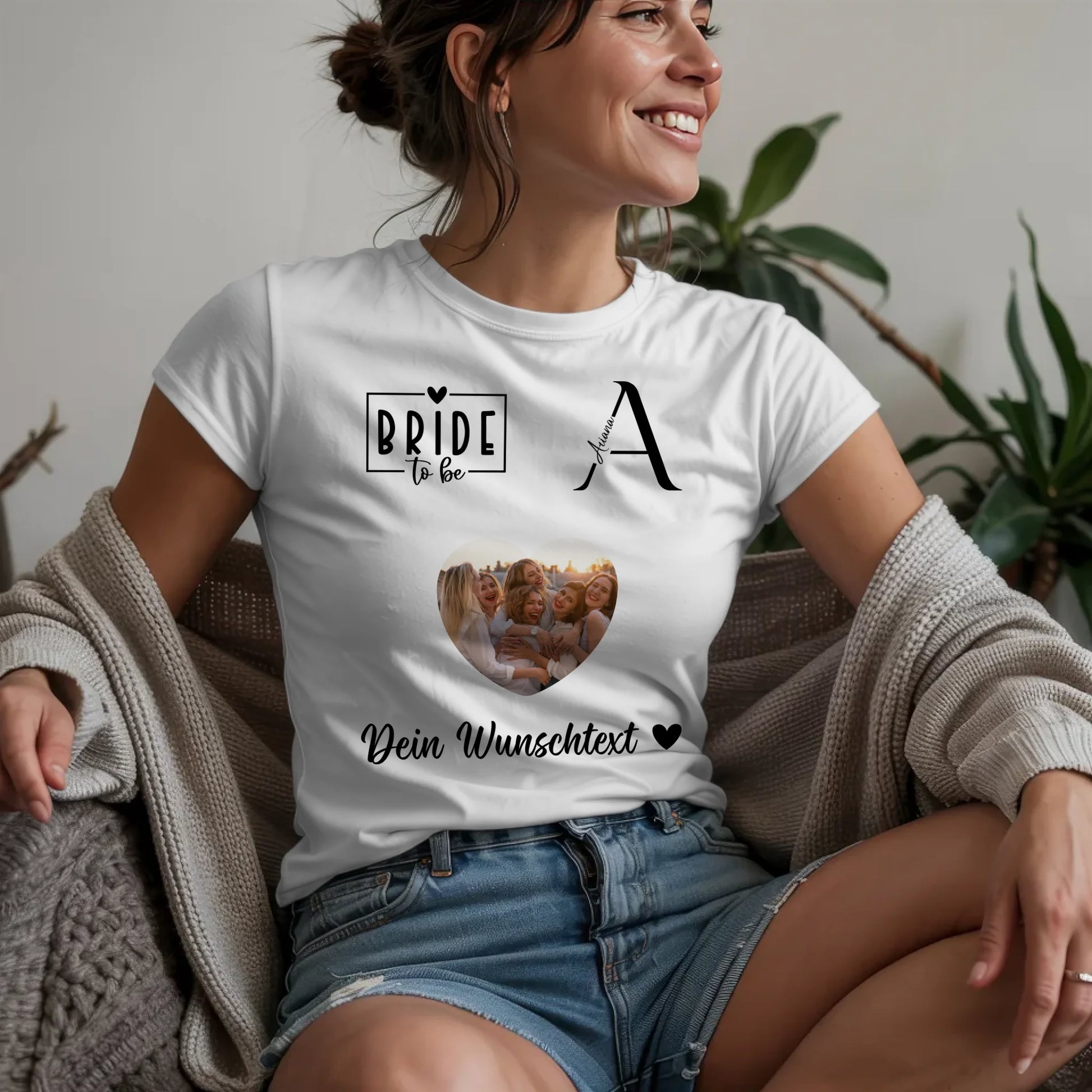 W.02.Damen-T-Shirt-Mockup-Basic-Wohnzimmer-Wolljacke---2