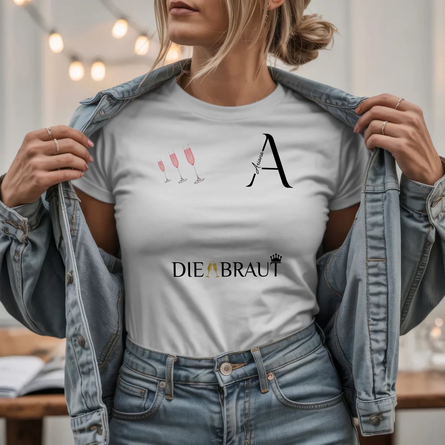 W.03.Damen-T-Shirt-Mockup-Basic HELL mit Jeansjacke