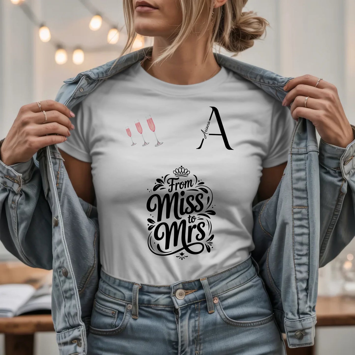W.03.Damen-T-Shirt-Mockup-Basic HELL mit Jeansjacke