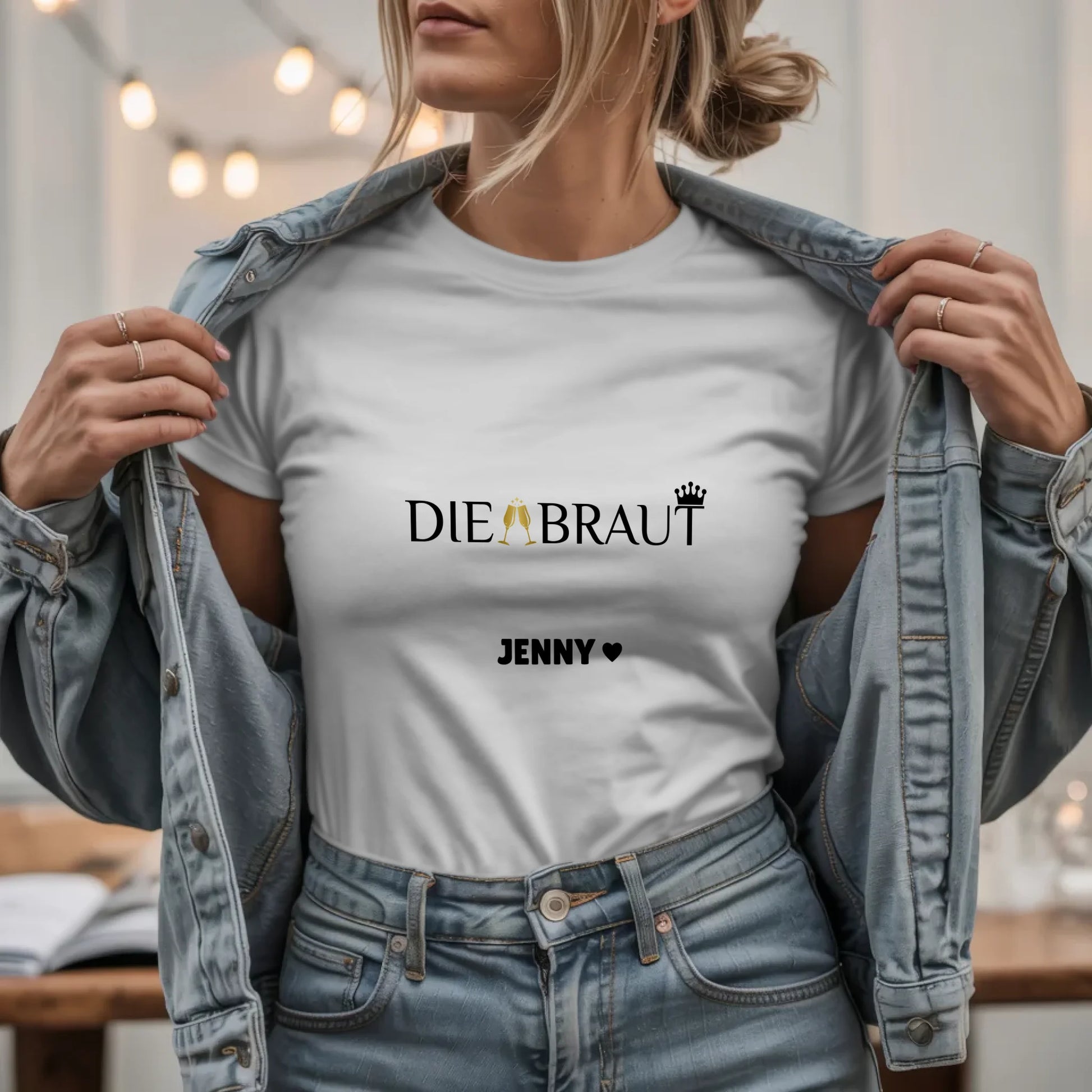W.03.Damen-T-Shirt-Mockup-Basic HELL mit Jeansjacke