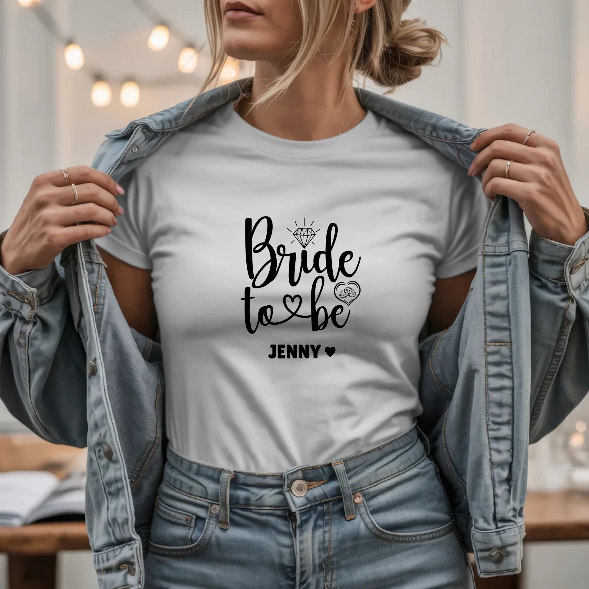 W.03.Damen-T-Shirt-Mockup-Basic HELL mit Jeansjacke